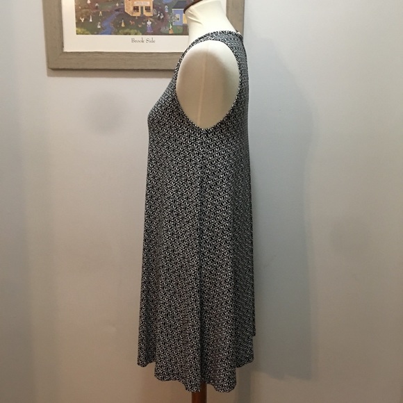 Ann Taylor LOFT Sleeveless Shift Dress - Picture 3 of 9